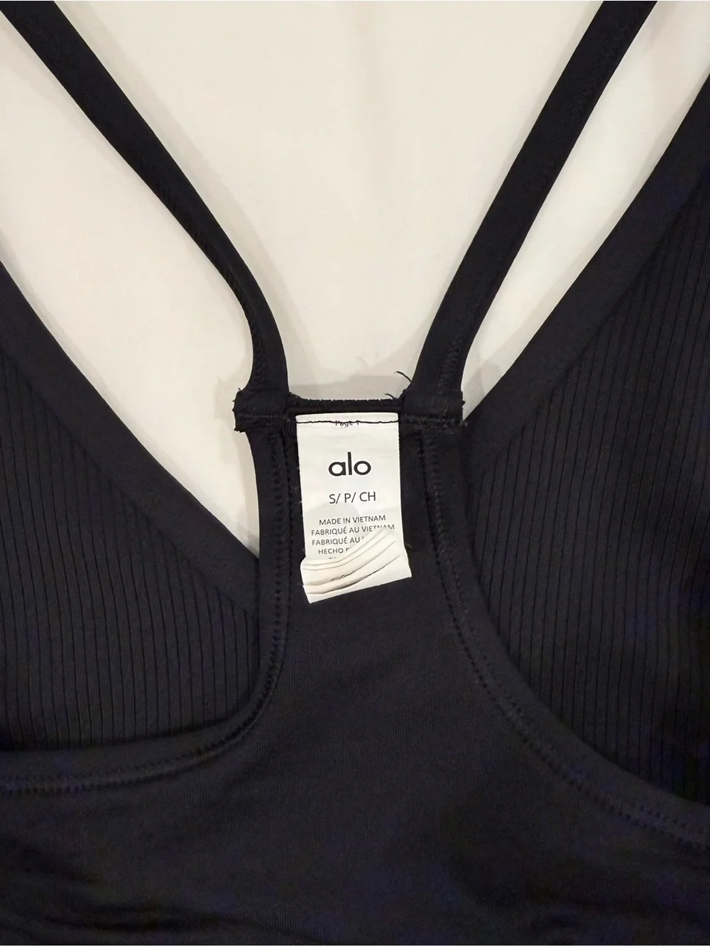 Alo Yoga Airlift Ribbed Jump Start V-Neck Bra in Black, size Small
